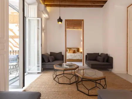 Appartement de Charme au Centre Historique de Malaga, 3 Chambres, Balcons, Confort Moderne et Wifi - Photo 9