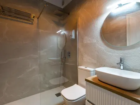 Appartement de Charme au Centre Historique de Malaga, 3 Chambres, Balcons, Confort Moderne et Wifi - Photo 19