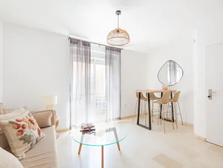 Appartement Confortable au Cœur de Malaga avec Balcon – Proche Monuments et Musées - Photo 1