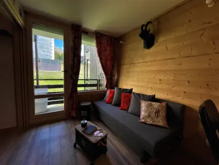 Studio cabine rénové, 4 pers, pied des pistes, balcon sud, près commerces et remontées. - Photo 2