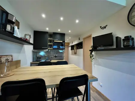 Studio cabine rénové, 4 pers, pied des pistes, balcon sud, près commerces et remontées. - Photo 4
