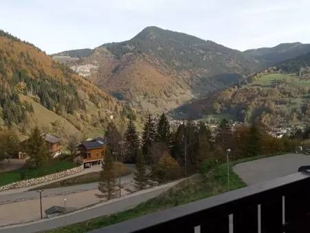 Studio au pied des pistes avec balcon et parking - Photo 8