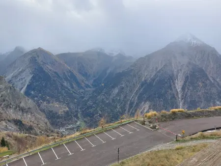 Charmant T3 avec vue, proche pistes, animaux admis, parking couvert - Photo 14
