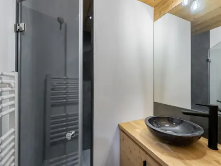 Appartement neuf spacieux à Megève avec jardin privatif - Photo 10