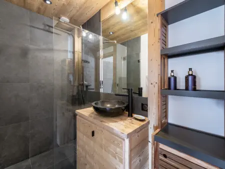 Appartement neuf spacieux à Megève avec jardin privatif - Photo 12