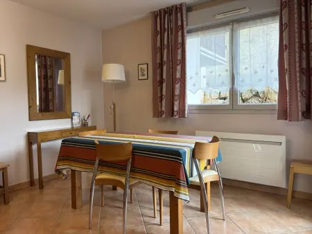 Appartement Fonctionnel avec Balcon, Garage et Wifi - Parfait pour 4 Personnes près des Pistes - Photo 4