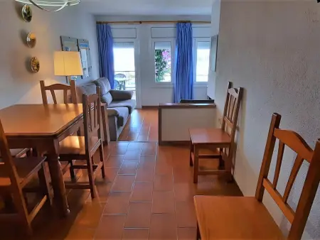 Appartement Familial en Bord de Mer à Llançà avec Superbe Terrasse et Proximité de Plage - Photo 3