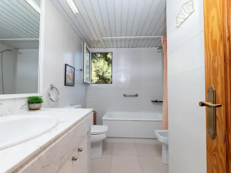 Appartement en Bord de Mer avec Terrasse et Parking Privé - Photo 16