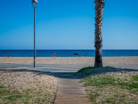 Appartement en Bord de Mer avec Terrasse et Parking Privé - Photo 30