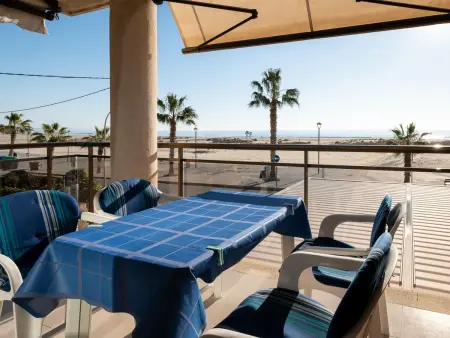 Appartement bord de mer avec piscine et parking, Appartement 4 personnes à Torredembarra - Photo 2