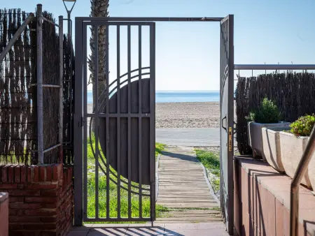 Appartement bord de mer avec climatisation et parking privé - Photo 27