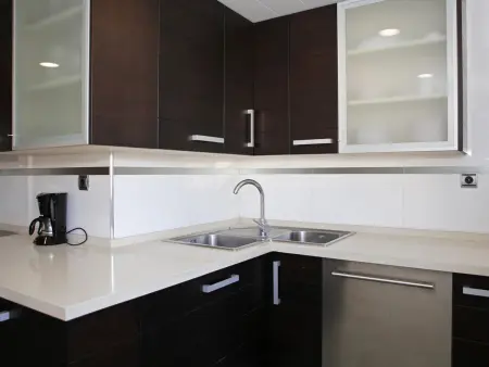 Appartement moderne en bord de mer avec parking et climatisation pour 6 pers. - Photo 10