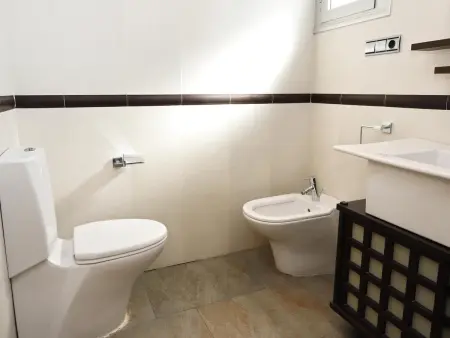 Appartement moderne en bord de mer avec parking et climatisation pour 6 pers. - Photo 18