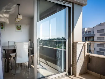 Appartement 2 Chambres avec Piscine et Parking à 250m de la Plage - Photo 3