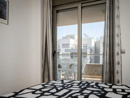 Appartement 2 Chambres avec Piscine et Parking à 250m de la Plage - Photo 19