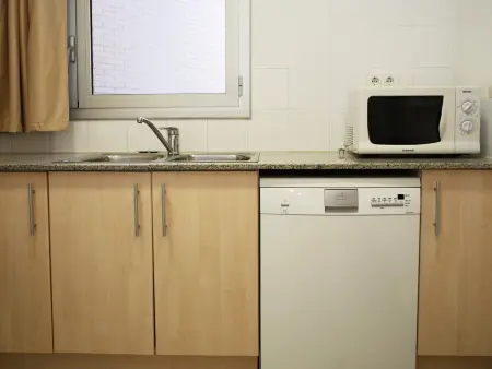 Appartement 3 chambres près de la plage avec Wi-Fi et piscine - Photo 11