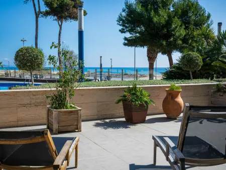 Appartement en bord de mer avec terrasse et piscine commune - Photo 8