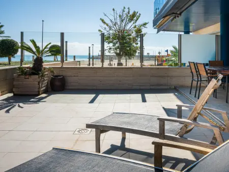 Appartement en bord de mer avec terrasse et piscine commune - Photo 9
