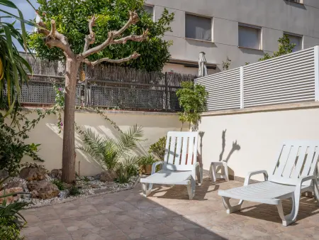 Appartement agréable avec terrasse et climatisation près de la plage - Photo 1