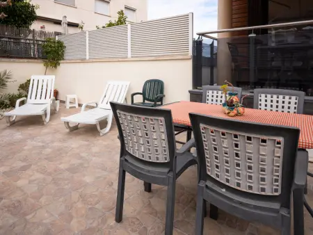 Appartement agréable avec terrasse et climatisation près de la plage - Photo 2
