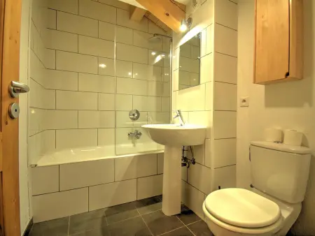 Appartement spacieux à Morzine, 8 pers., WiFi, balcon, proche téléphérique - Photo 11