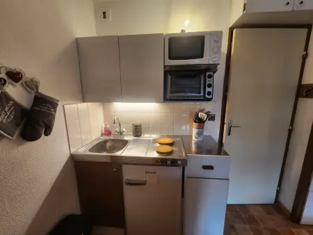 Studio coquet au centre de Samoëns avec parking privatif, proche des commodités - Photo 3