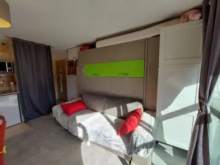 Studio moderne, centre station, terrasse sud, animaux admis - Photo 7