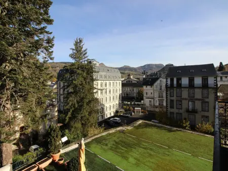 Appartement T2 bis avec balcon au centre de La Bourboule, proche des thermes, 4 pers, Wifi - Photo 10