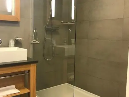Appartement avec balcon, jacuzzi, sauna, salle de fitness, 3 chambres, parking - Photo 6