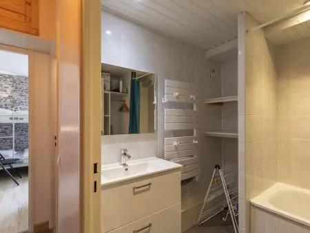 Appartement spacieux à Gourette, 8 pers, 2 ch, entrée station, bien équipé, casier à skis - Photo 11