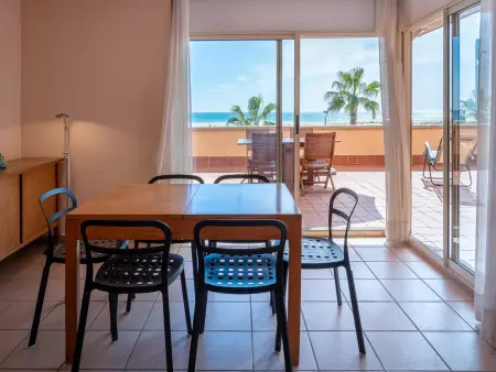 Appartement en bord de mer avec terrasse et piscine - Photo 9