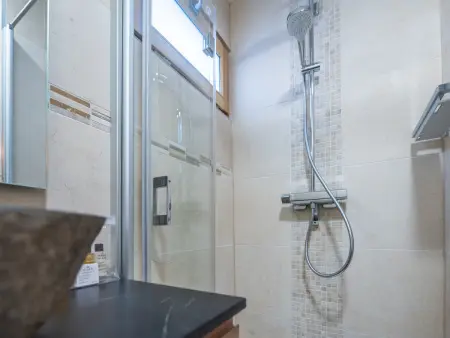 Appartement rénové coeur Alpe d'Huez avec parking et wifi - Photo 11