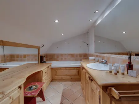 Appartement spacieux pour 8 pers., vue sur lac, au cœur de Tignes - Photo 14