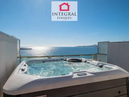 Duplex Moderne avec Jacuzzi, Terrasse & Parking à Palamós - Photo 1