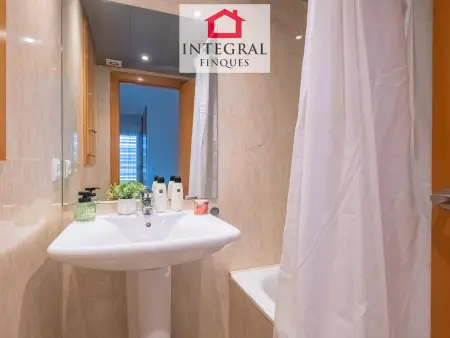Duplex Moderne avec Jacuzzi, Terrasse & Parking à Palamós - Photo 20