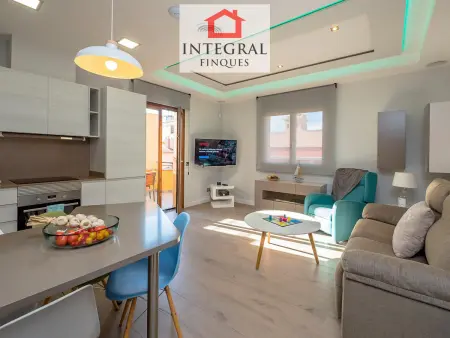 Appartement moderne avec terrasse à 100m de la plage, climatisation et parking inclus - Photo 2