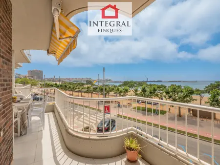 Spacieux appartement face à la mer avec terrasse, parking et Wi-Fi – 4 chambres, près du centre - Photo 24