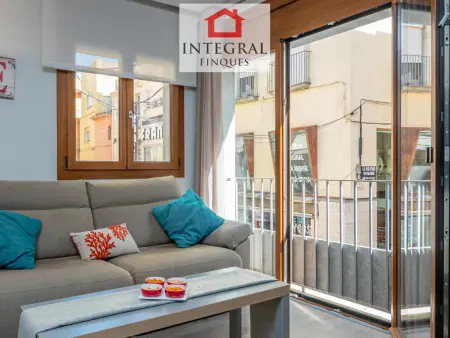 Appartement moderne en centre-ville, avec balcon, climatisation et parking, à 150m de la plage - Photo 9