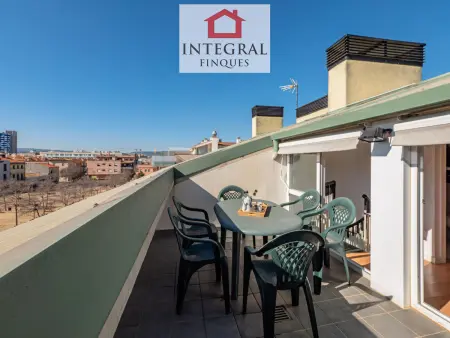 Duplex à Palamós: 200m de la plage, 3 chambres, balcon, terrasse, parking et wifi - Photo 1
