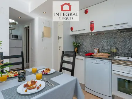 Duplex à Palamós: 200m de la plage, 3 chambres, balcon, terrasse, parking et wifi - Photo 7