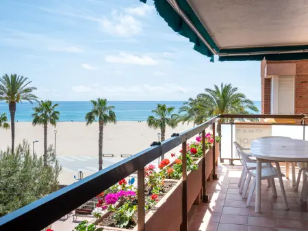 Appartement 3 chambres, terrasse, parking privatif, AC, vue mer - Photo 3