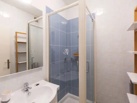 Appartement rénové 4-6 pers, centre-ville Cauterets avec balcon et wifi, à 600m des pistes - Photo 3