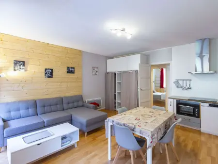 Appartement rénové 4-6 pers, centre-ville Cauterets avec balcon et wifi, à 600m des pistes - Photo 4
