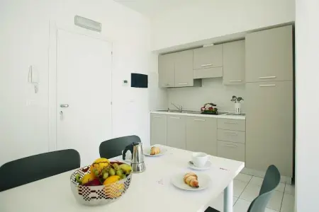 Residence Miriam Pietra Ligure-A2 Superior Plus renoviert in 2014, Appartement à Pietra Ligure avec jardin - Photo 5
