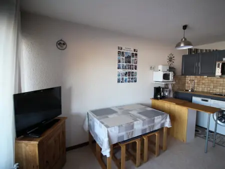 Studio cabine 4 personnes au pied des pistes avec balcon et parking - Auris en Oisans - Photo 2