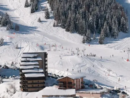 Studio cabine 4 personnes au pied des pistes avec balcon et parking - Auris en Oisans - Photo 9