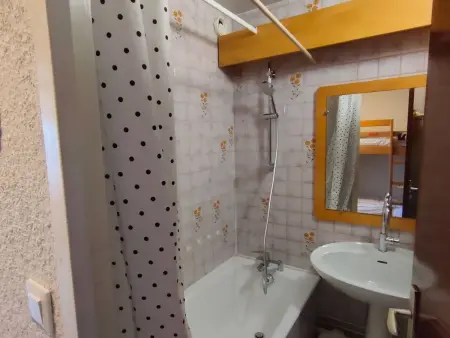 Studio cabine 4 pers au pied des pistes avec balcon - Auris en Oisans - Photo 12