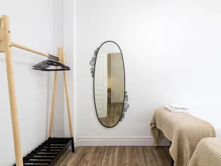 Superbe appartement rénové avec 2 chambres au cœur de Málaga, à 150m de Calle Larios - Photo 18