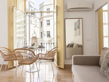 Charmant Appartement au Pied de la Cathédrale de Málaga, Wifi Gratuit et Climatisation - Photo 2