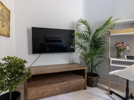 Appartement spacieux au centre de Malaga, 1 chambre, balcon, cuisine équipée, WiFi, climatisation - Photo 2